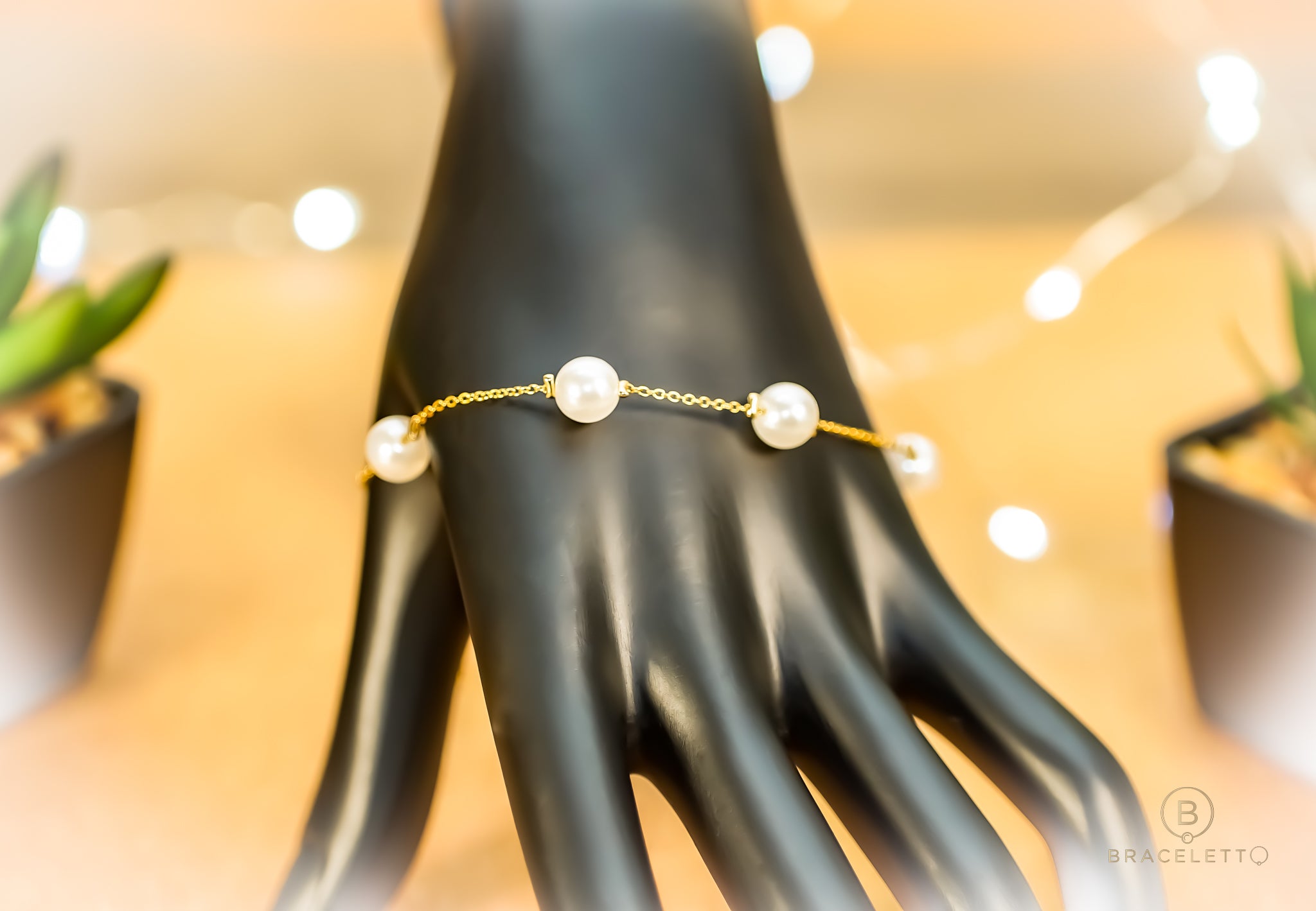 Dainty Pearls Bracelet