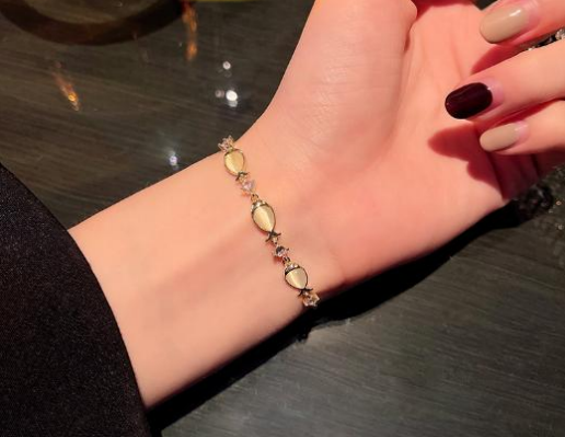 pineapple gold bracelet